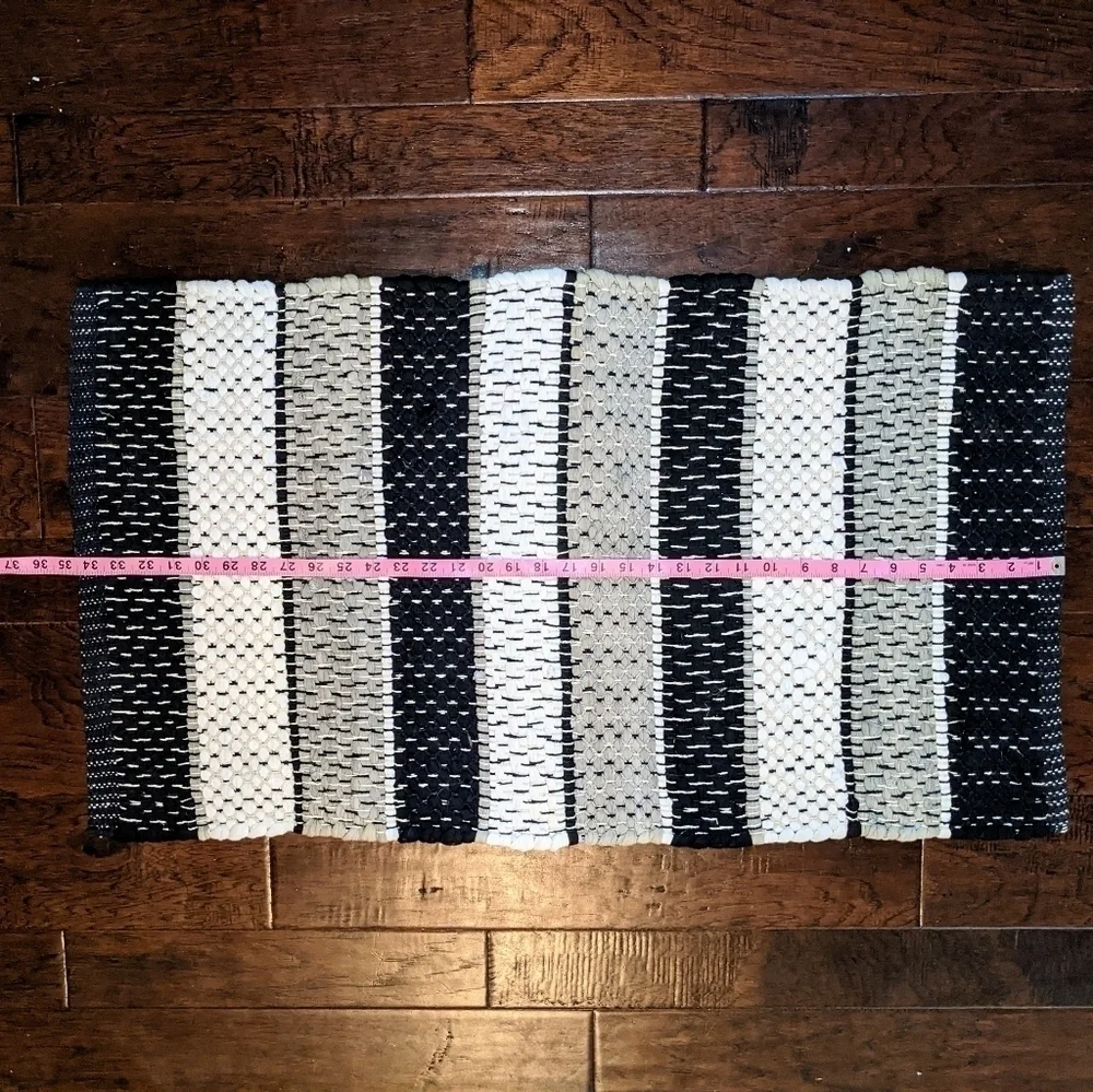 Premier Black & White Woven Accent Throw Rug